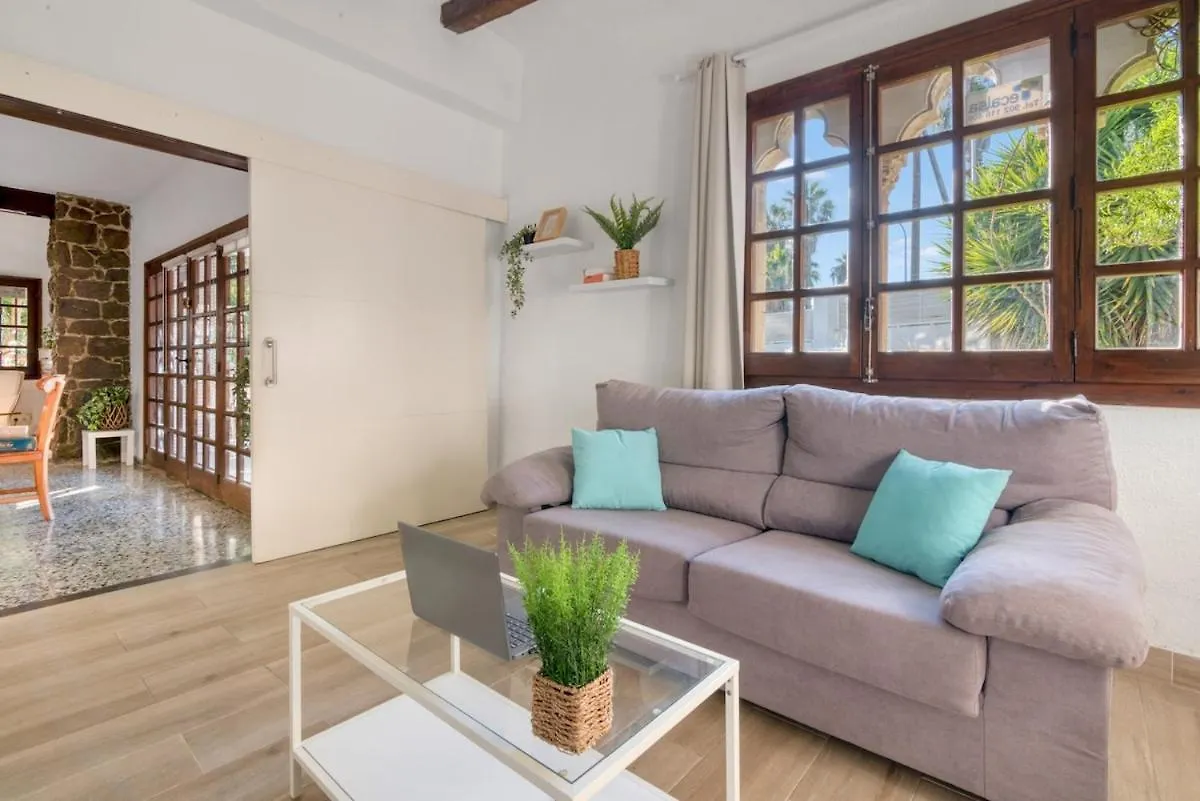 Escape To Salou! Pool, Barbecue & Beach 5 Min Away Apartment Salou