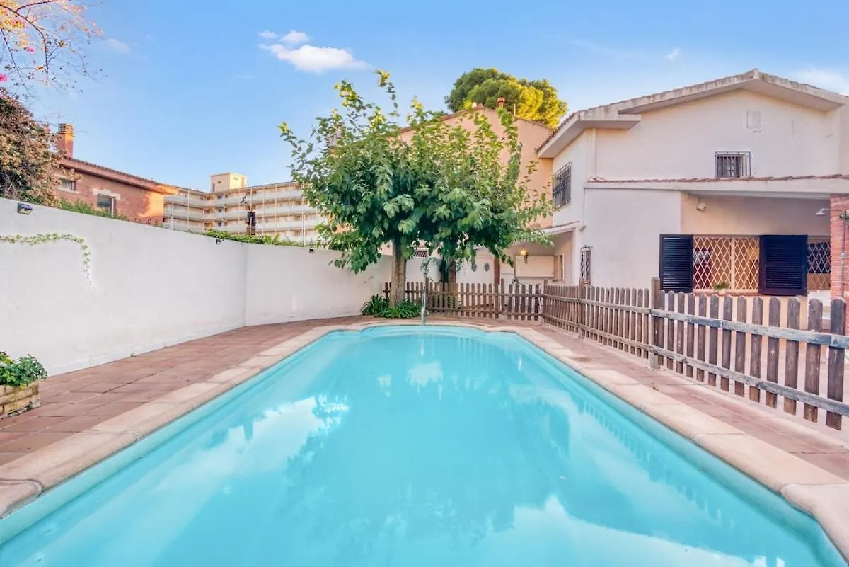 Escape To Salou! Pool, Barbecue & Beach 5 Min Away 0*, Salou