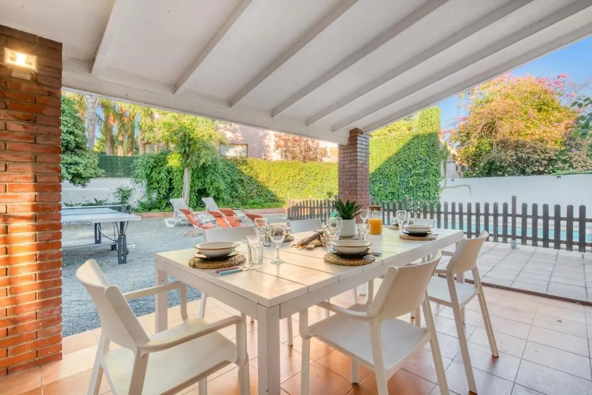 Apartment Escape To Salou! Pool, Barbecue & Beach 5 Min Away