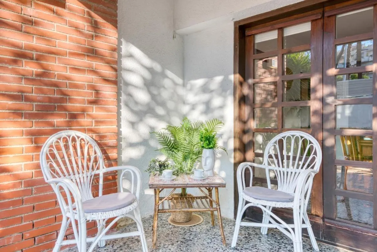 Apartment Escape To Salou! Pool, Barbecue & Beach 5 Min Away