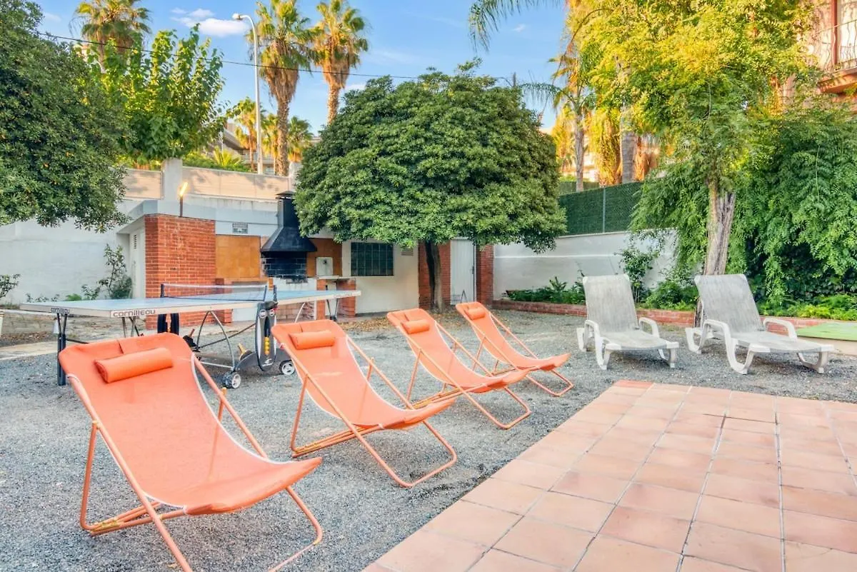 Apartment Escape To Salou! Pool, Barbecue & Beach 5 Min Away Spain