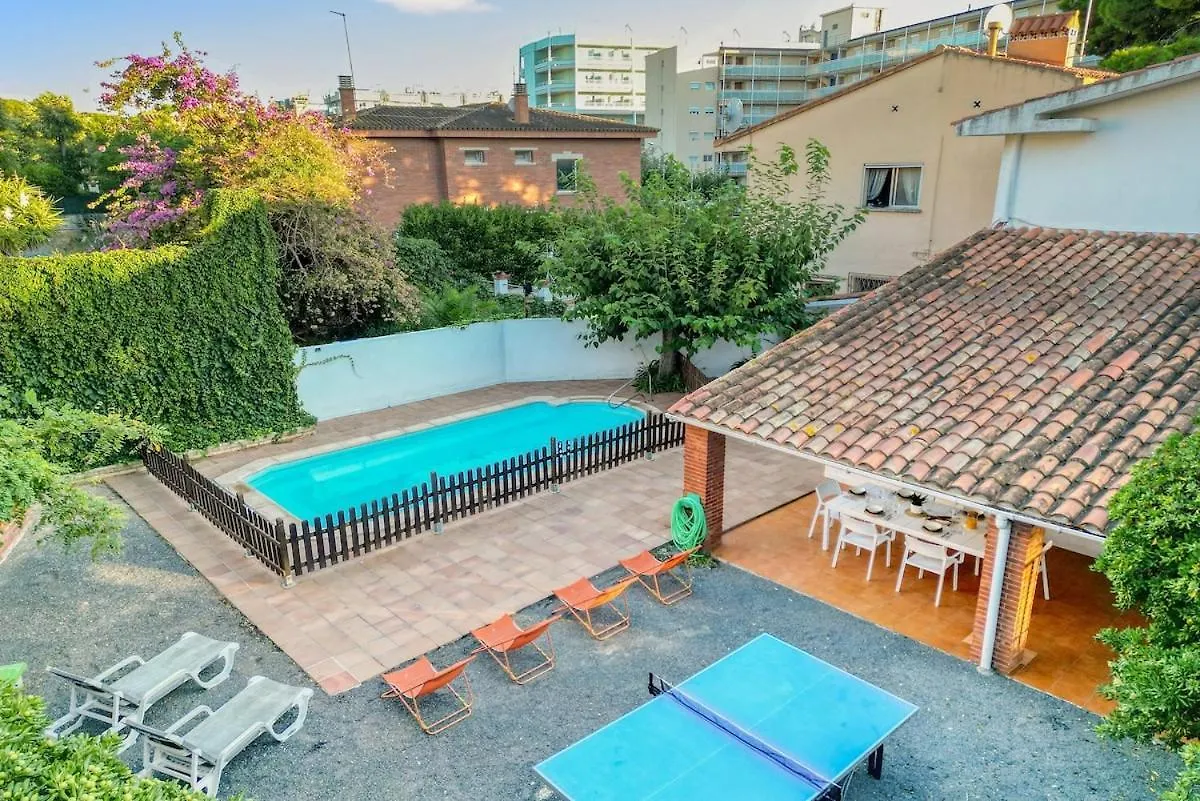 Apartment Escape To Salou! Pool, Barbecue & Beach 5 Min Away Spain