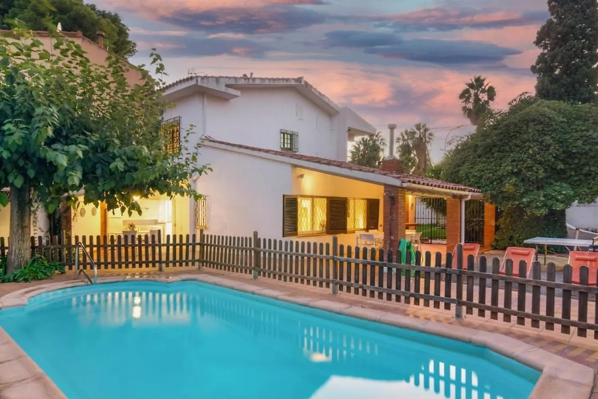 Escape To Salou! Pool, Barbecue & Beach 5 Min Away 0*, Salou Spain